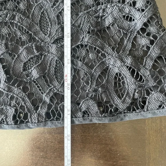 Ann Taylor Black Lace Detail Top in size medium - Picture 10 of 10